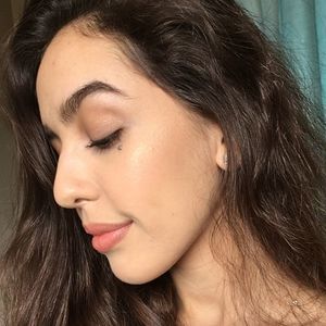 Meet your Posher, Esmeralda